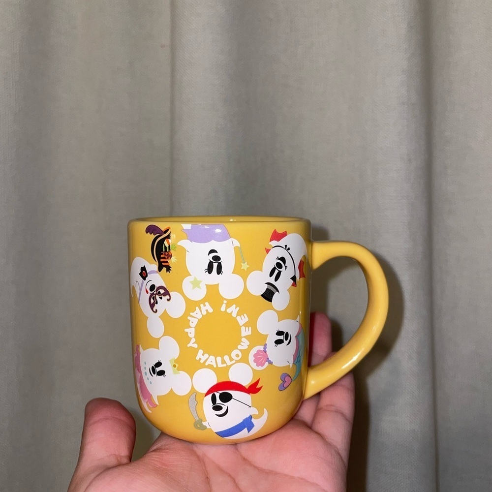 Tokyo Disneyland Mystery Ghost Keychain box